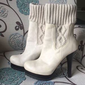 Price ⬇️ Jennifer Lopez Ivory sweater bootie